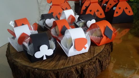 Forminha Nipe de Cartas Alice no País das Maravilhas